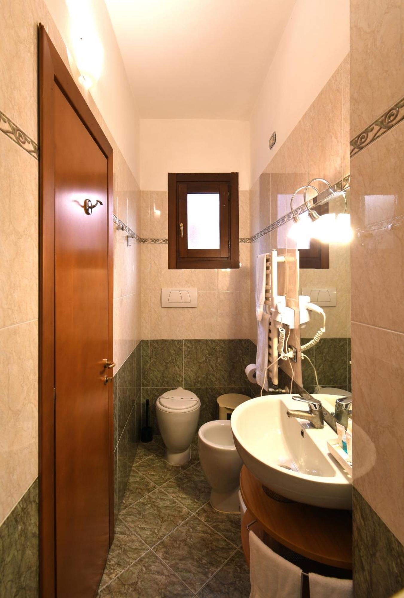 Hotel Cavour Рапалло Экстерьер фото